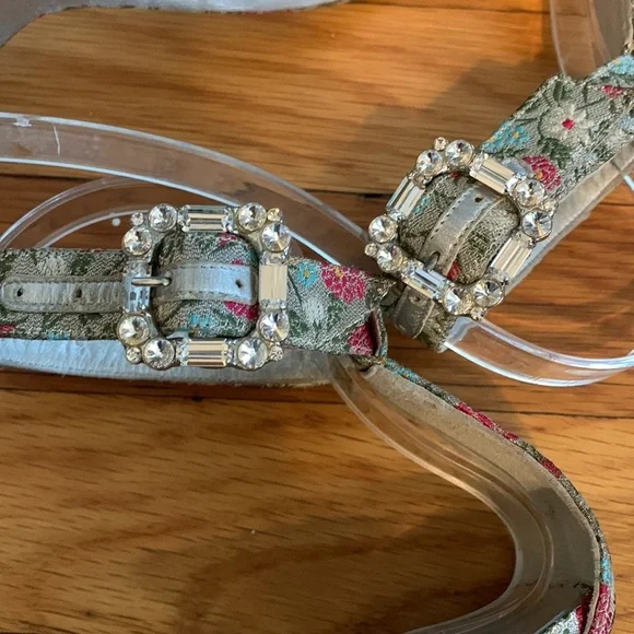 Manolo Blahnik Brocade Floral Heels, 39 or 8.5 - Picture 5 of 13